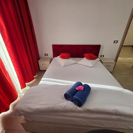 Azizi Pool & Piscina Incalzita Apartament *