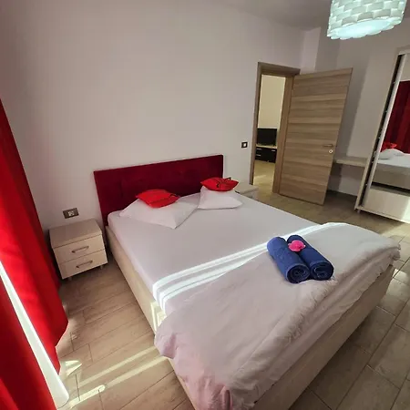 Apartament Azizi Pool & Piscina Incalzita