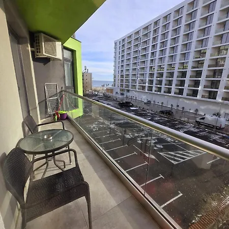 Azizi Pool & Piscina Incalzita 아파트 *