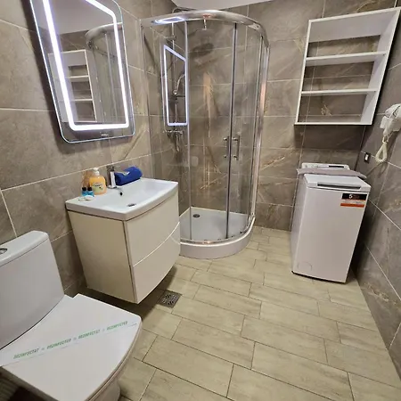 Azizi Pool & Piscina Incalzita Năvodari