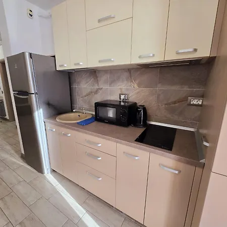 아파트 Azizi Pool & Piscina Incalzita Năvodari