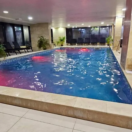 Apartment Azizi Pool & Piscina Incalzita Navodari