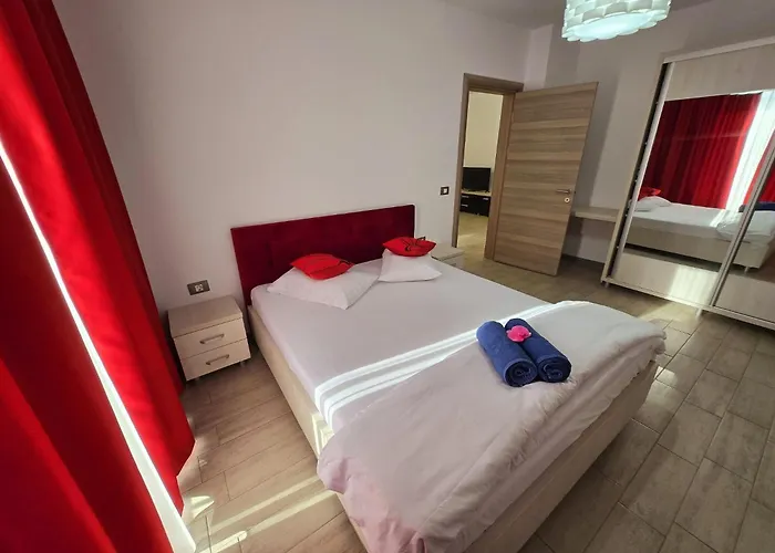 Daire Azizi Pool & Piscina Incalzita