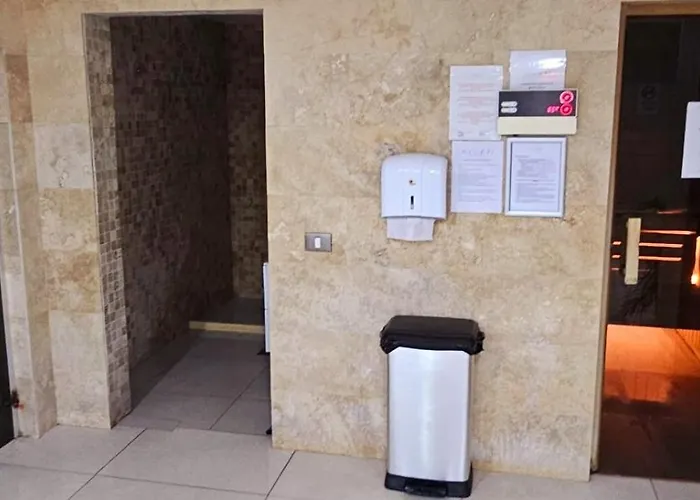 Azizi Pool & Piscina Incalzita * Navodari